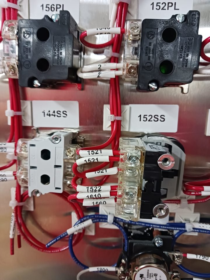 Pilot devices tagged to the drawing. 152PL, 150SS, 140ES — meaningless until the day it saves an hour.